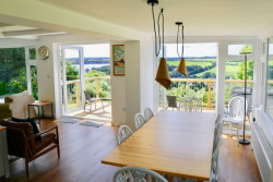 The sitting Room & dining area - click on pic to see the view